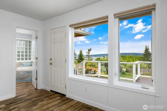 $1,049,000 | 366 Samanthia Lane, Camano Island, WA 98282