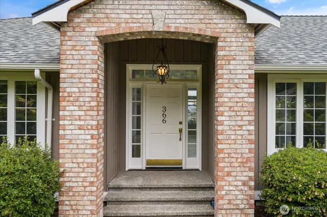 $1,049,000 | 366 Samanthia Lane, Camano Island, WA 98282