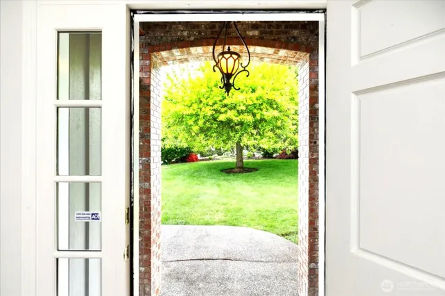 $1,049,000 | 366 Samanthia Lane, Camano Island, WA 98282