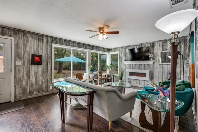 $424,400 | 5824 Briarcliff Road, Haltom City, TX 76117