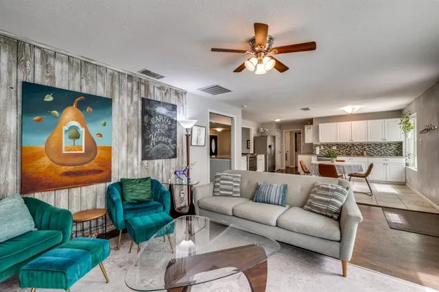 $424,400 | 5824 Briarcliff Road, Haltom City, TX 76117