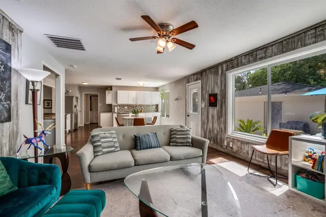 $424,400 | 5824 Briarcliff Road, Haltom City, TX 76117