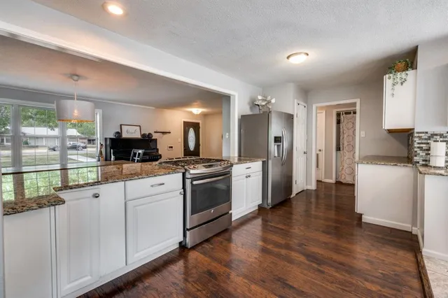 $424,400 | 5824 Briarcliff Road, Haltom City, TX 76117