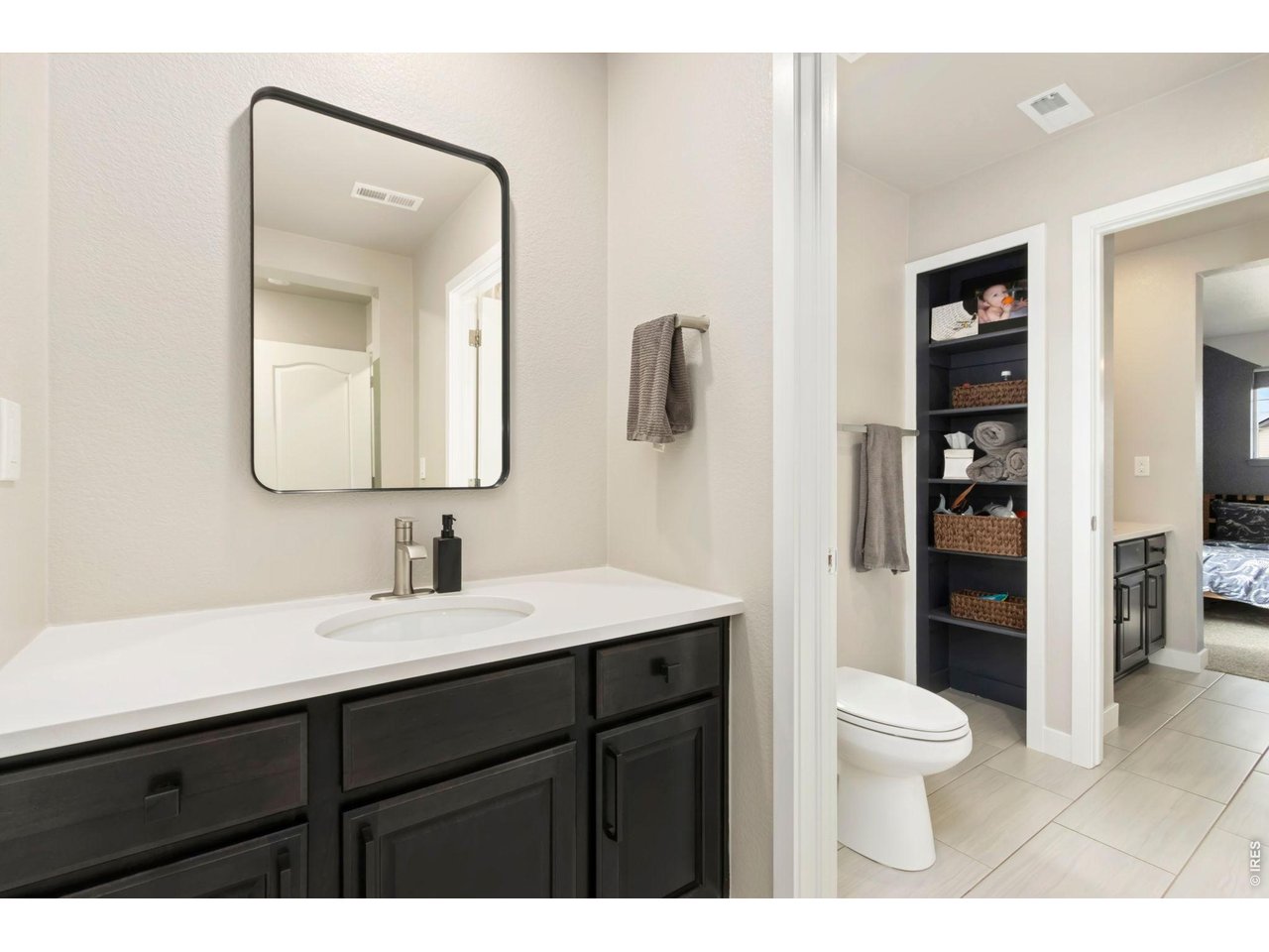 2936 Fractus Street Timnath, CO 80547 - Photo 15 of 25 Jack-n-Jill bath