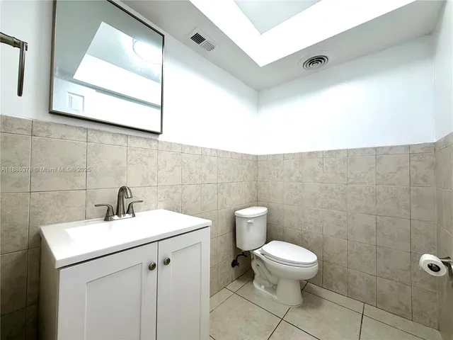 $179,900 | 1885 Northeast 121st Street, Unit 3, North Miami, FL 33181