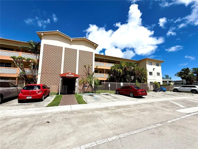 $179,900 | 1885 Northeast 121st Street, Unit 3, North Miami, FL 33181