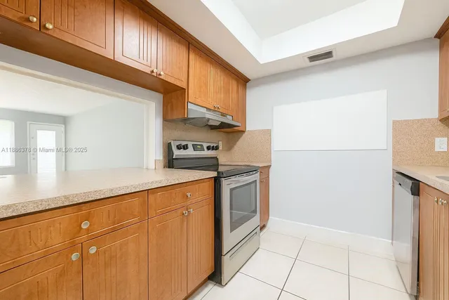 $179,900 | 1885 Northeast 121st Street, Unit 3, North Miami, FL 33181