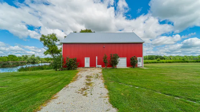 $3,000,000 | 1340 East 2700 North Road, Clifton, IL 60927