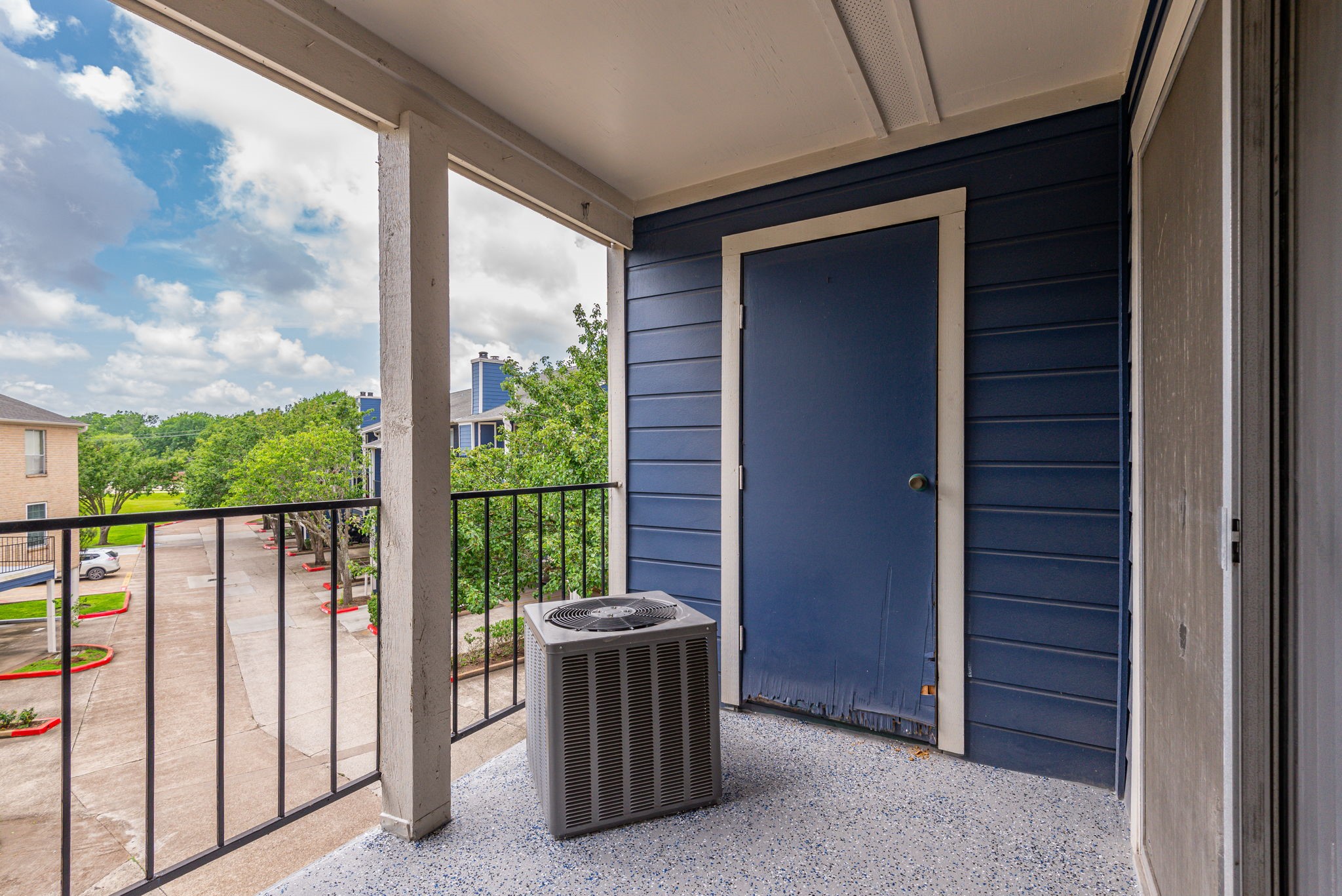 18519 Egret Bay Boulevard, Unit 1704 Webster, TX 77058 - Photo 23 of 35 a view of a balcony with a swing chair