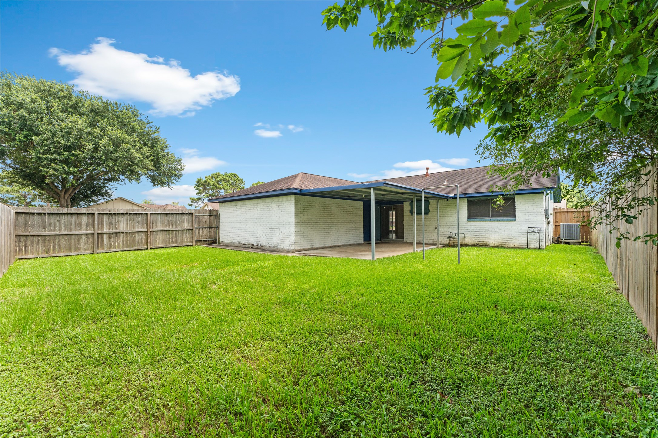 1431 Epsilon Street Pasadena, TX 77504 - Photo 20 of 21 a view of an house that has garden