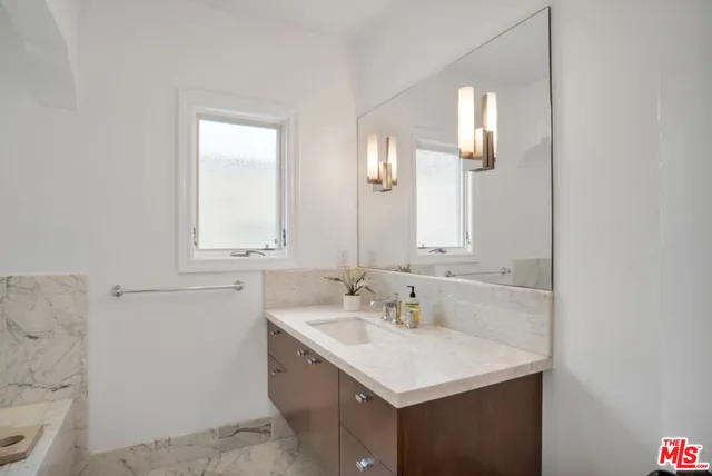 $2,995,000 | 10615 Esther Avenue, Los Angeles, CA 90064