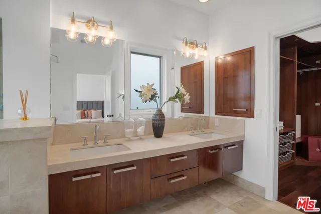 $2,995,000 | 10615 Esther Avenue, Los Angeles, CA 90064