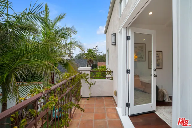 $2,995,000 | 10615 Esther Avenue, Los Angeles, CA 90064