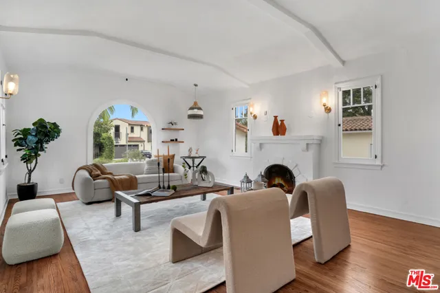 $2,995,000 | 10615 Esther Avenue, Los Angeles, CA 90064
