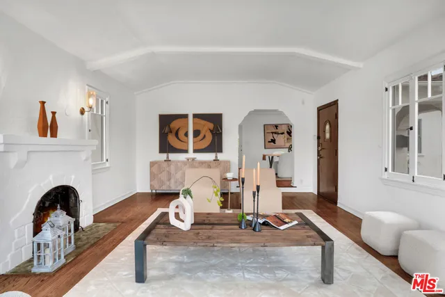 $2,995,000 | 10615 Esther Avenue, Los Angeles, CA 90064