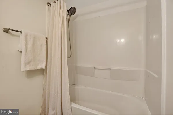 $3,300 | 6015 Ticonderoga Court, Burke, VA 22015