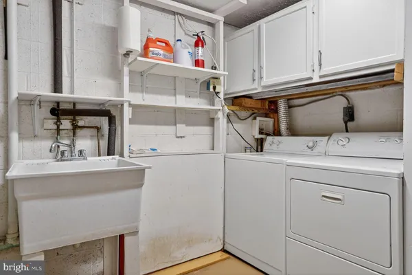 $3,300 | 6015 Ticonderoga Court, Burke, VA 22015