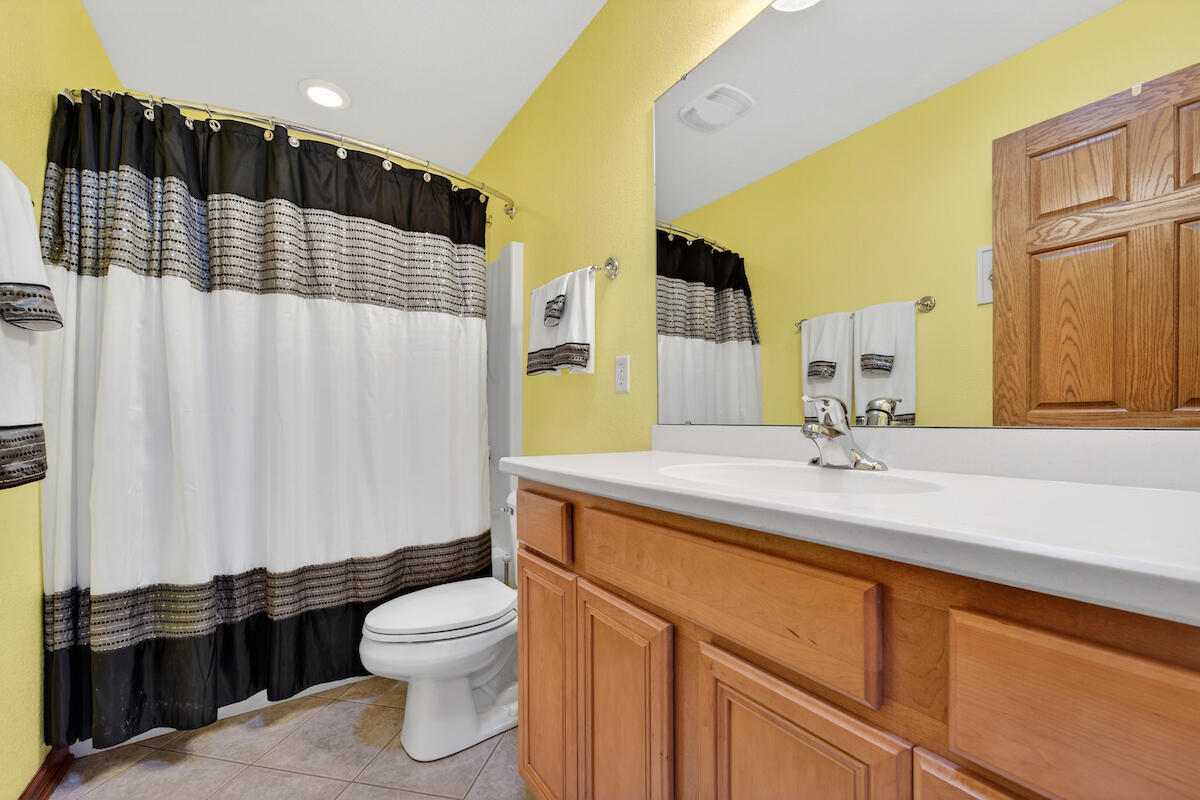 4258 91st Street Pleasant Prairie, WI 53142 - Photo 24 of 32 2nd Floor Family Bath