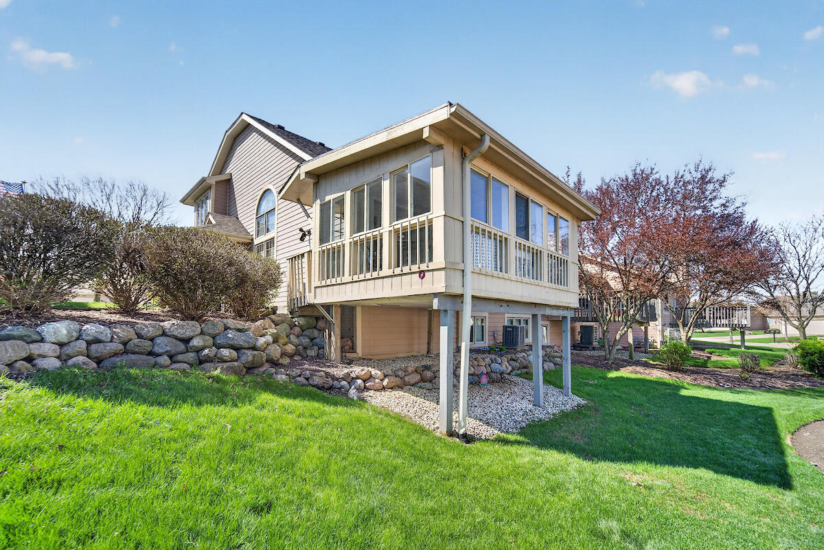 4258 91st Street Pleasant Prairie, WI 53142 - Photo 2 of 32 Back Exterior/Sunroom
