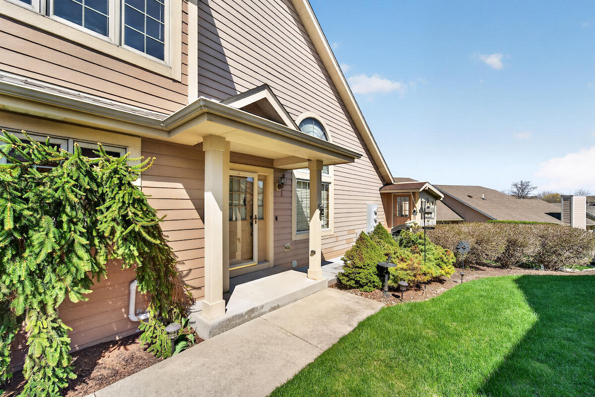 4258 91st Street Pleasant Prairie, WI 53142 - Photo 3 of 32 Main Entrance