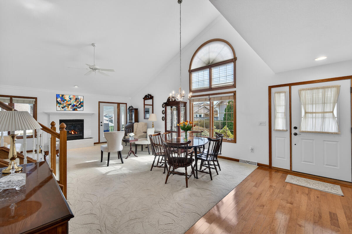 4258 91st Street Pleasant Prairie, WI 53142 - Photo 4 of 32 Great Room