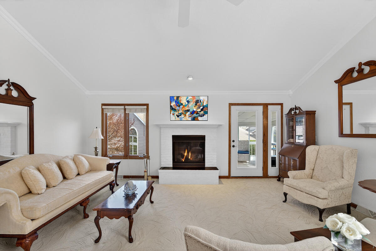 4258 91st Street Pleasant Prairie, WI 53142 - Photo 6 of 32 Great Room