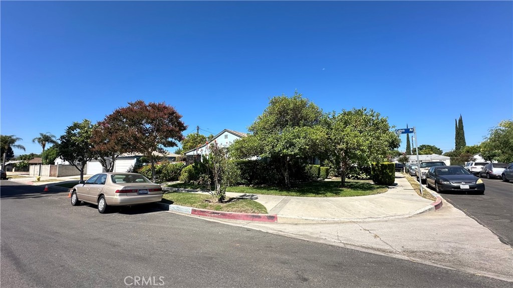 19400 Scroll Street Reseda, CA 91335 - Photo 2 of 22 Corner Lot