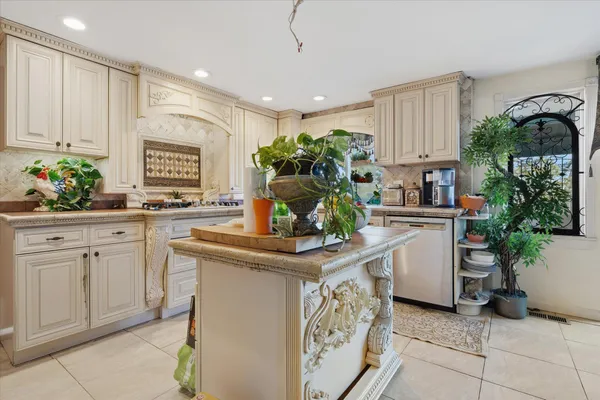 $699,999 | 183-185 Main Street, Belfast, ME 04915