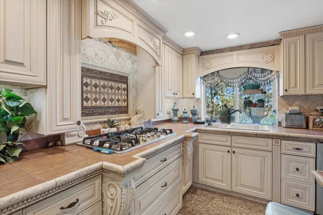 $779,999 | 183-185 Main Street, Belfast, ME 04915