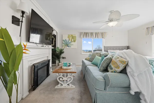 $699,999 | 183-185 Main Street, Belfast, ME 04915