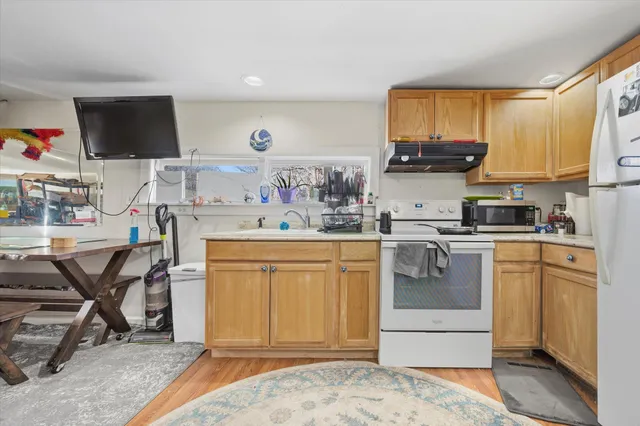 $779,999 | 183-185 Main Street, Belfast, ME 04915