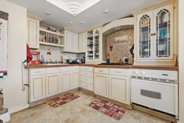 $779,999 | 183-185 Main Street, Belfast, ME 04915