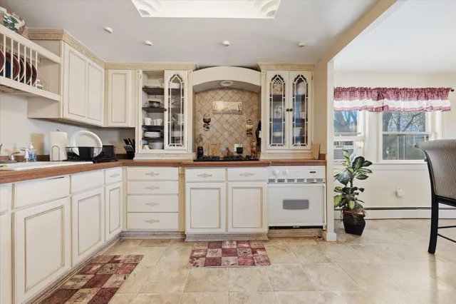 $779,999 | 183-185 Main Street, Belfast, ME 04915