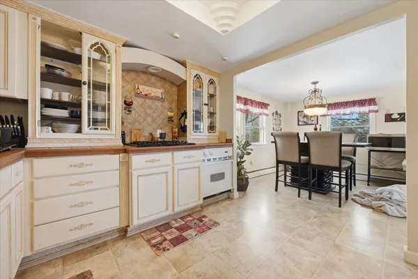 $699,999 | 183-185 Main Street, Belfast, ME 04915