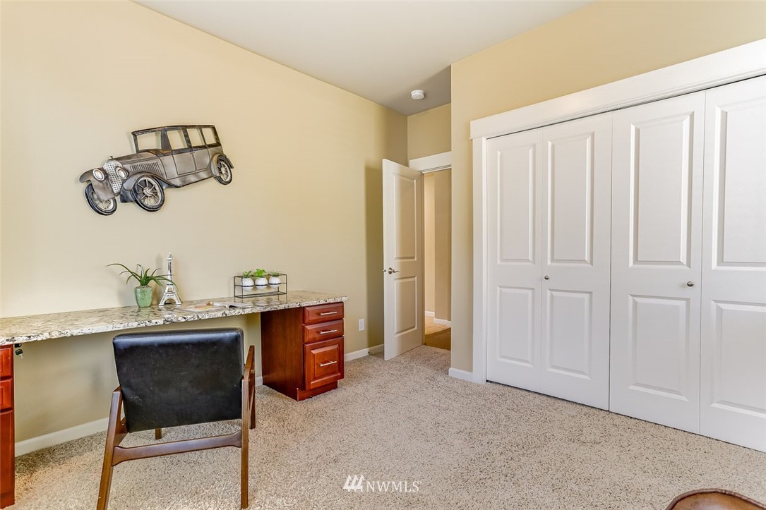806 Mount Baker Avenue Northeast Renton, WA 98059 - Photo 17 of 33 Gallery Image 17