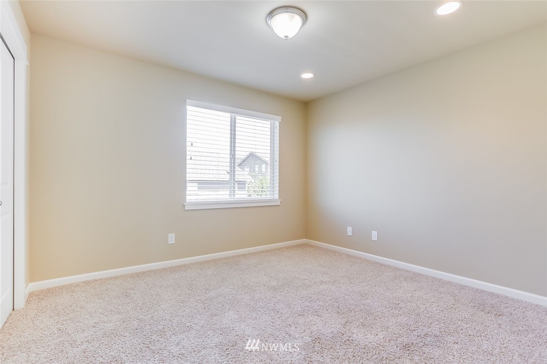 806 Mount Baker Avenue Northeast Renton, WA 98059 - Photo 23 of 33 Gallery Image 23