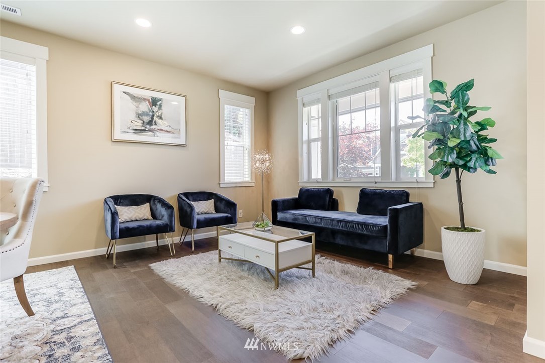 806 Mount Baker Avenue Northeast Renton, WA 98059 - Photo 7 of 33 Gallery Image 7
