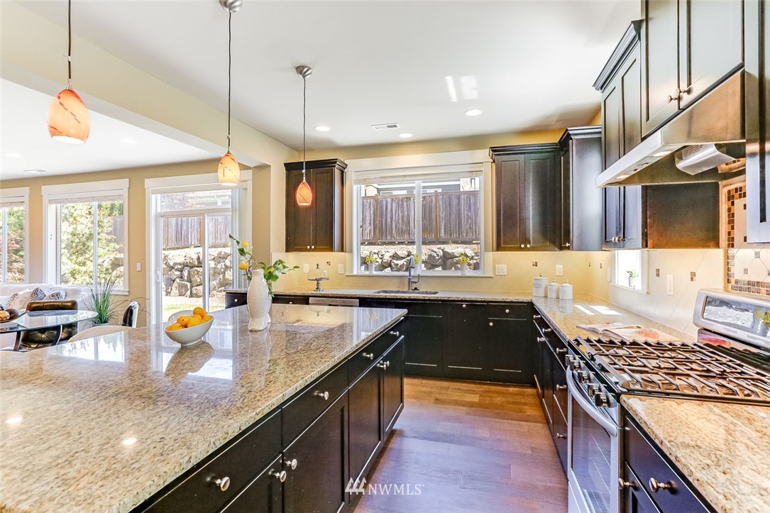 806 Mount Baker Avenue Northeast Renton, WA 98059 - Photo 9 of 33 Gallery Image 9