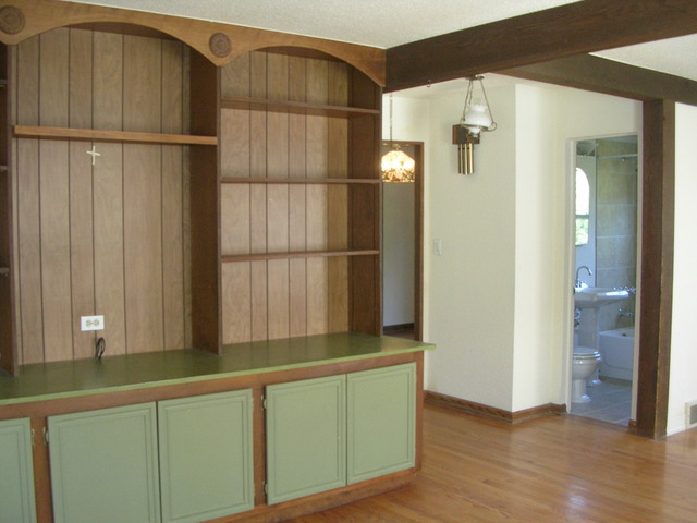 607 Elmhurst Road Mount Prospect, IL 60056 - Photo 7 of 24 a kitchen with a refrigerator and a sink