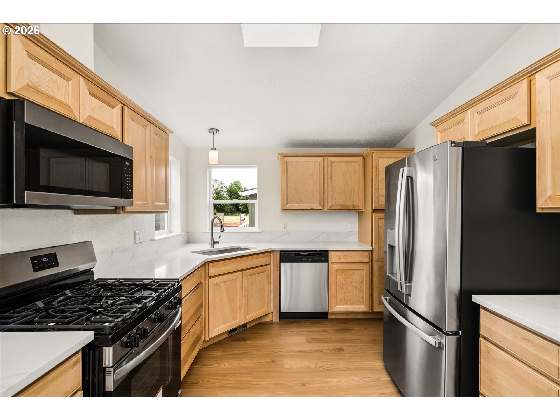 2242 Maia Loop Springfield, OR 97477 - Photo 12 of 32 Kitchen