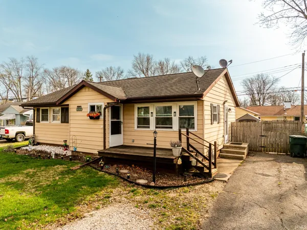 $149,900 | 212 North Bittersweet Lane, Muncie, IN 47304