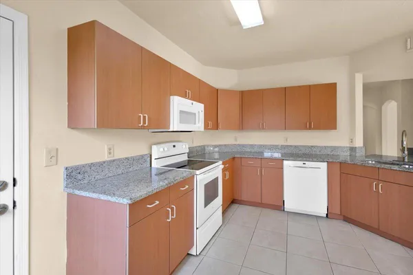 $235,000 | 120 Southwest Peacock Boulevard, Unit 11101, Port St. Lucie, FL 34986