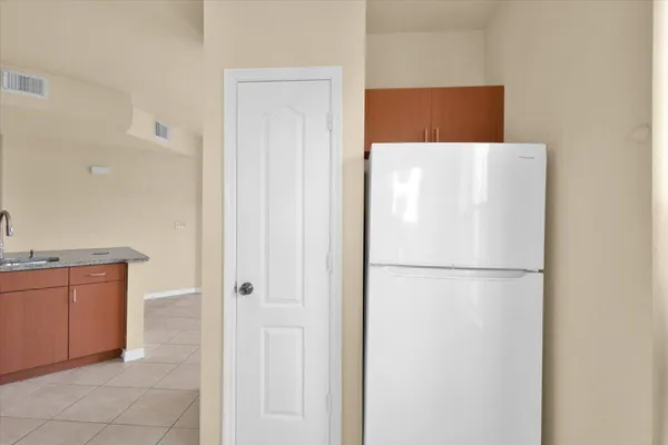 $235,000 | 120 Southwest Peacock Boulevard, Unit 11101, Port St. Lucie, FL 34986