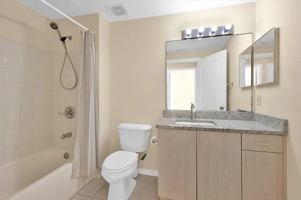 $235,000 | 120 Southwest Peacock Boulevard, Unit 11101, Port St. Lucie, FL 34986
