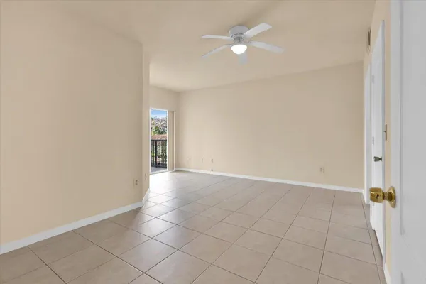 $235,000 | 120 Southwest Peacock Boulevard, Unit 11101, Port St. Lucie, FL 34986