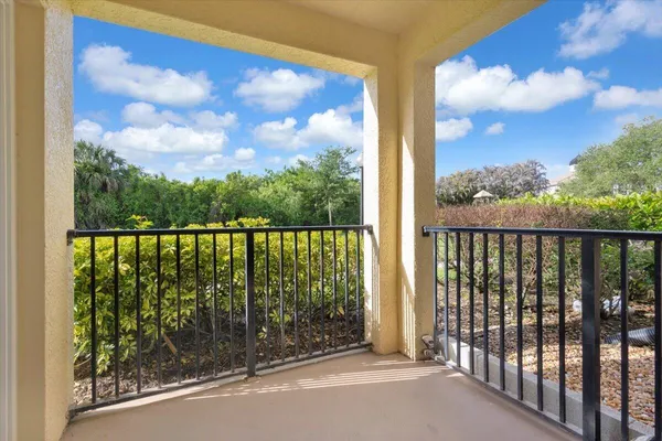 $235,000 | 120 Southwest Peacock Boulevard, Unit 11101, Port St. Lucie, FL 34986