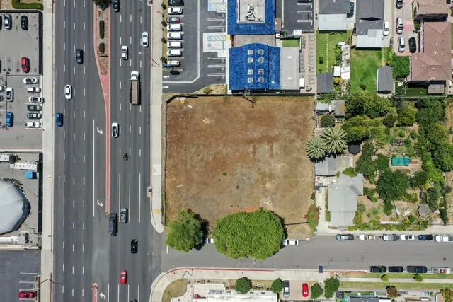 a view of a building entrance