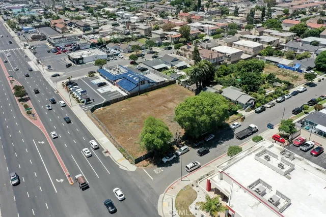 a view of building along the street
