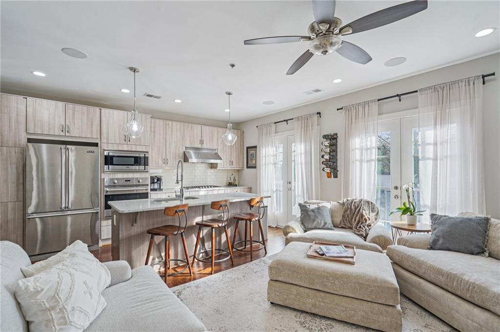 307 Canton Way Roswell, GA 30075 - Photo 4 of 28