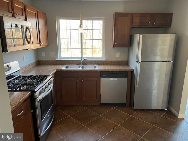 25 Sir Thomas Lane Newark, DE 19702 - Photo 4 of 18